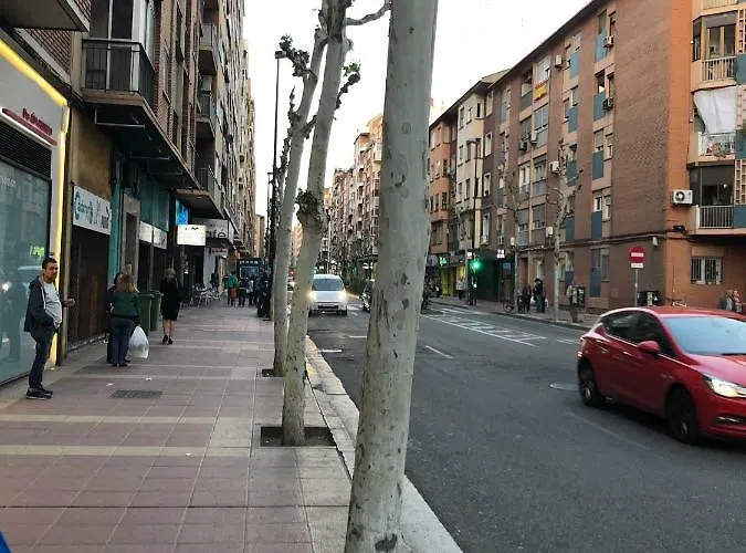 Piso Avenida De Madrid アパート サラゴサ
